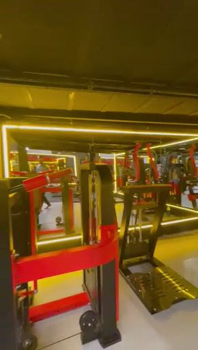 Advanced gym machines inside Bend the Bar The Gym
